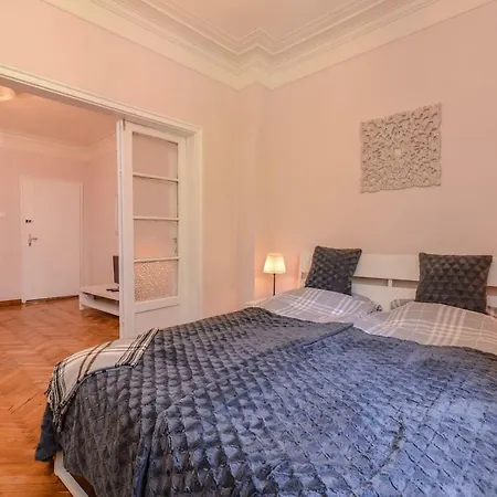 Apartment La La Land - Top Central 2-bdr Serdika *