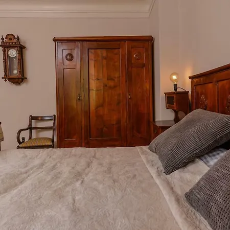 Apartment La La Land - Top Central 2-bdr Serdika Sofia