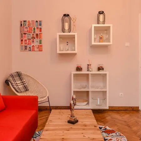 La La Land - Top Central 2-bdr Serdika Apartment